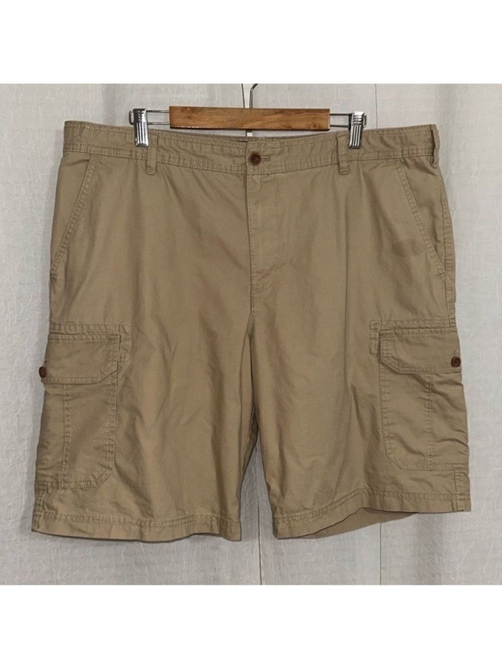 IZOD Saltwater 40 x 10.5 Khaki Cargo 💯 Cotton Six Pocket Shorts